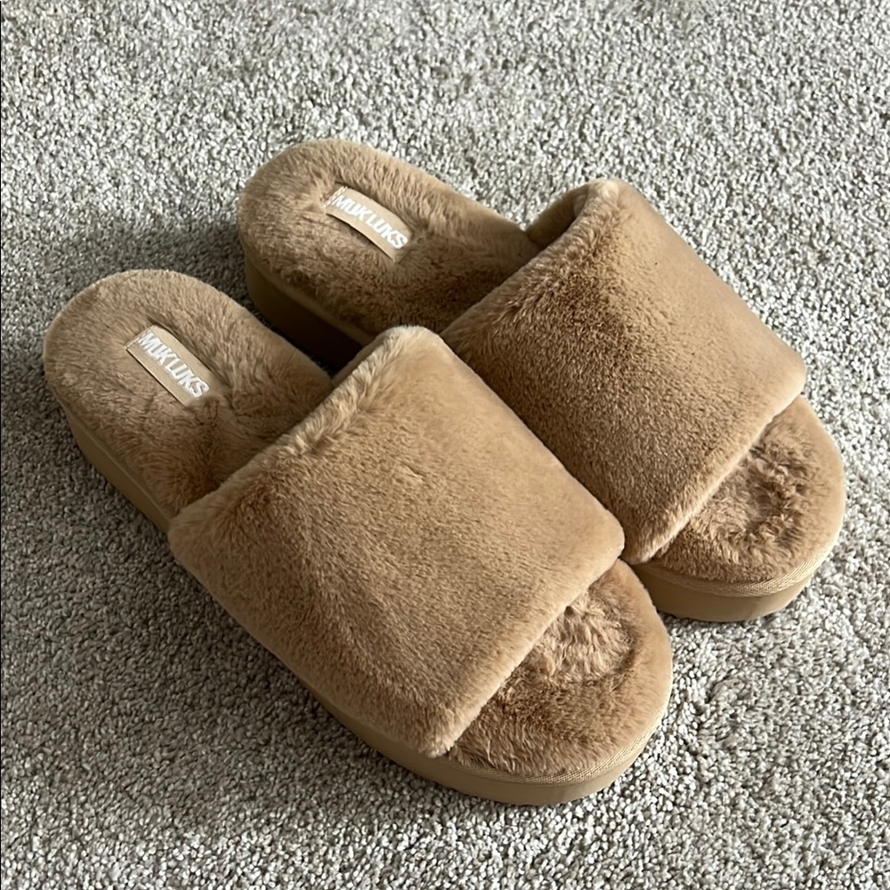Tan Faux Fur Slide Slippers